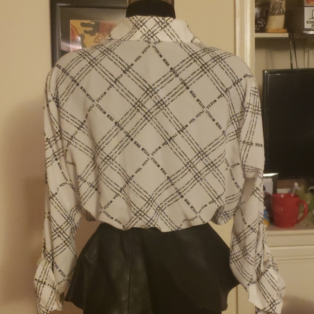Blouse - Picture 2 of 5